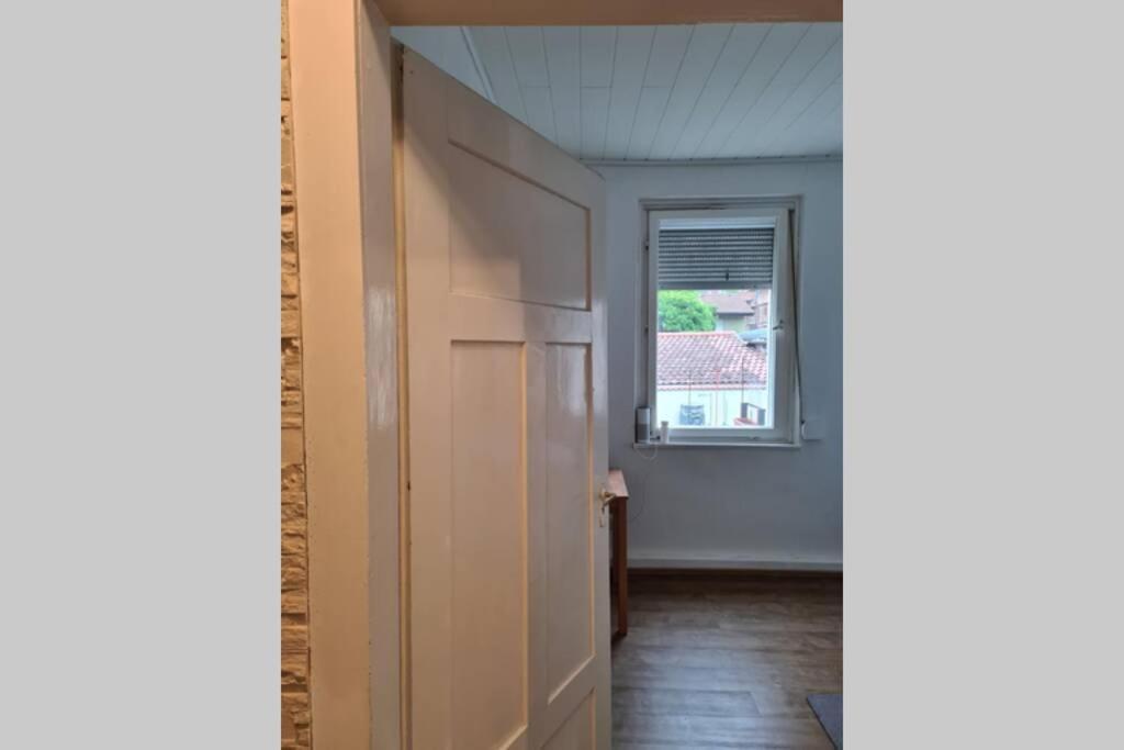 Göppingen Charmantes Helles Zimmer Zentrumnah Und Naturnah מראה חיצוני תמונה